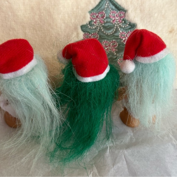 Baby Santa Russ Troll doll 2” tall Christmas Toy - Picture 5 of 5